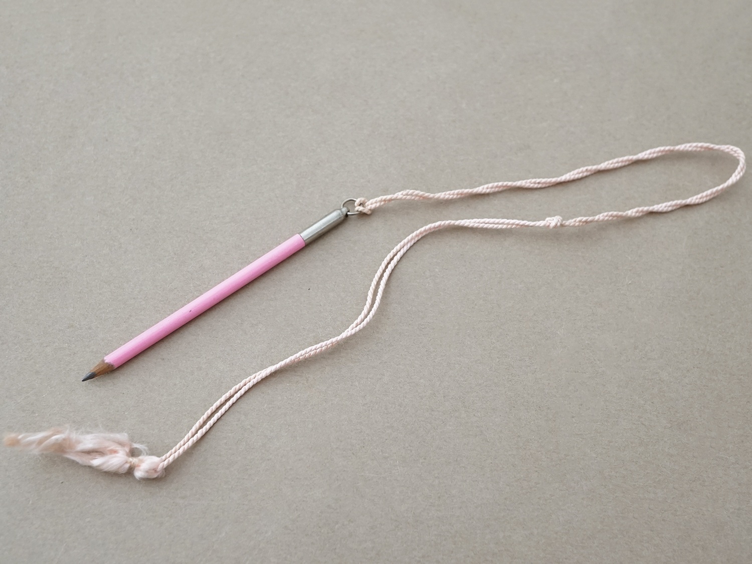 画像7: 19世紀 舞踏会の手帳 ペンシル付 薔薇＆リボンのリース カルネ・ド・バル  (7)