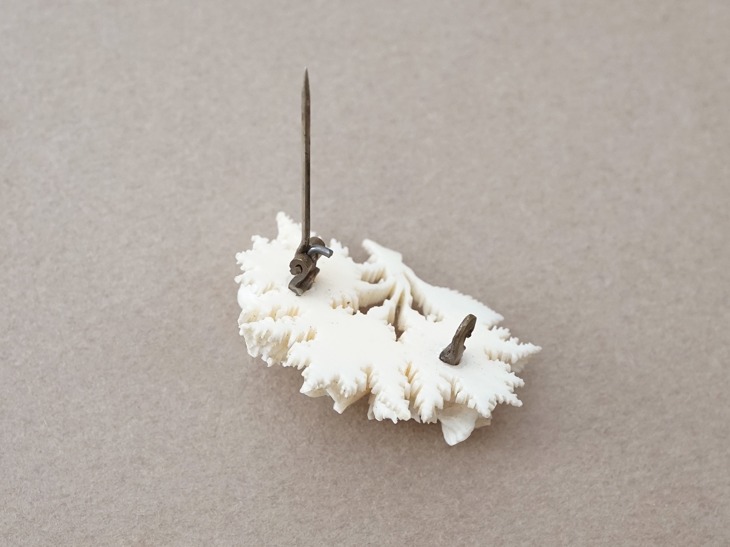 画像4: ＊蚤の市＊アンティーク 薔薇のブローチ (4)