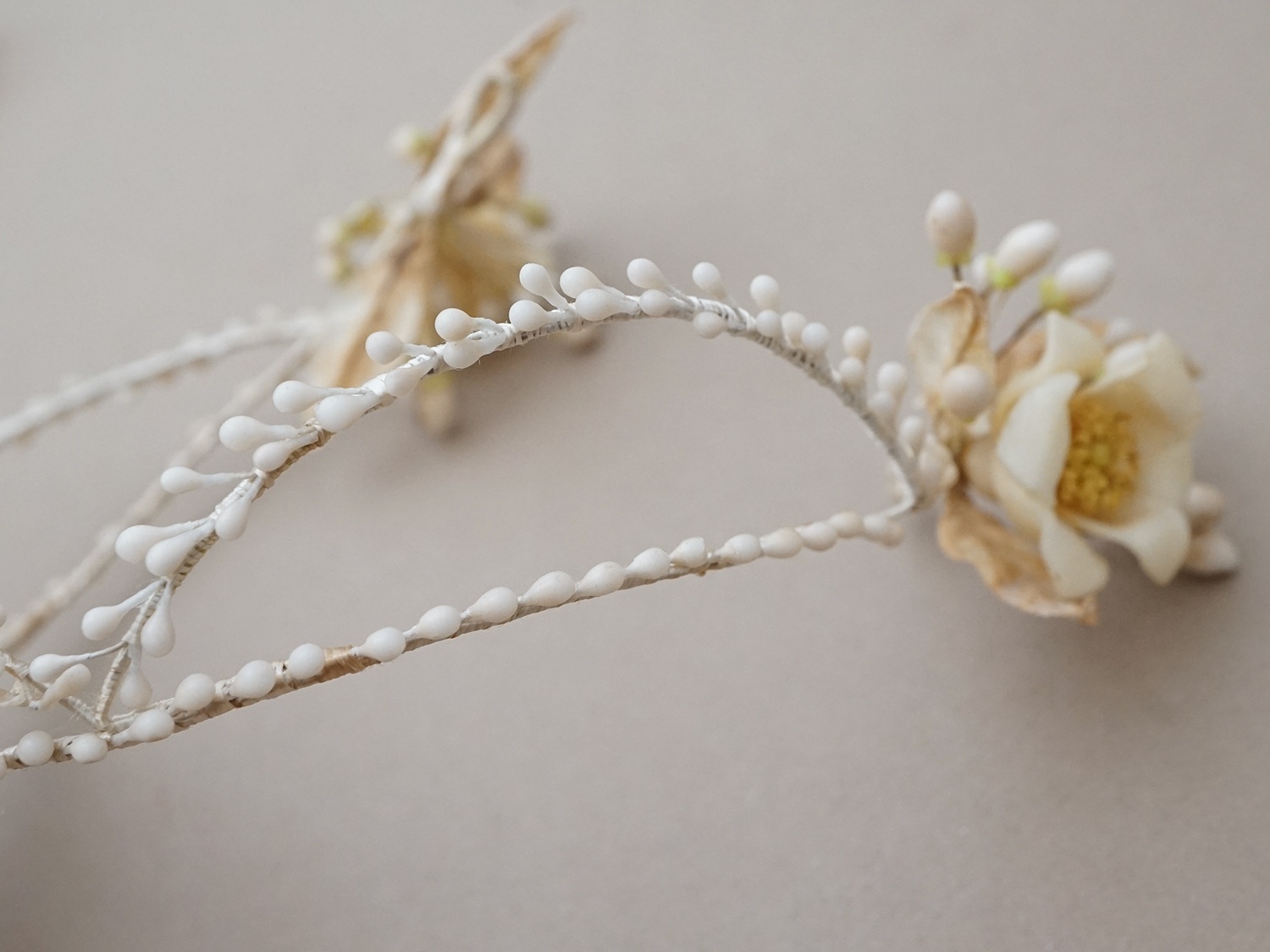 画像4: 1900年頃 アンティーク ワックスフラワー 薔薇のティアラ＆ブートニア ウェディング 結婚式 (4)