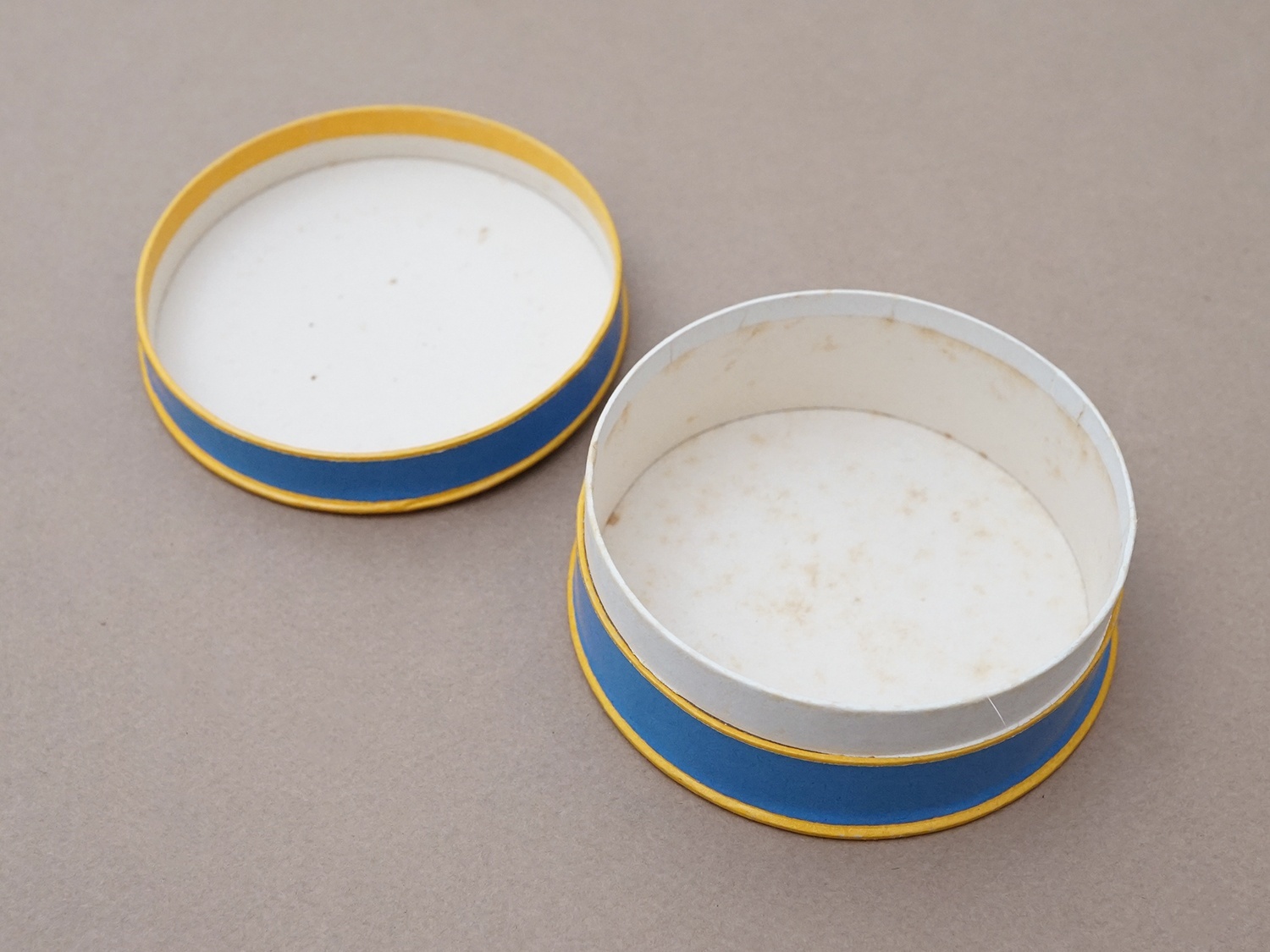 画像4: 1900年頃 アンティーク 『ショコラ・フランソワ・ マルキ』のお菓子箱  - CHOCOLAT FRANCOIS MARQUIS PARIS - (4)