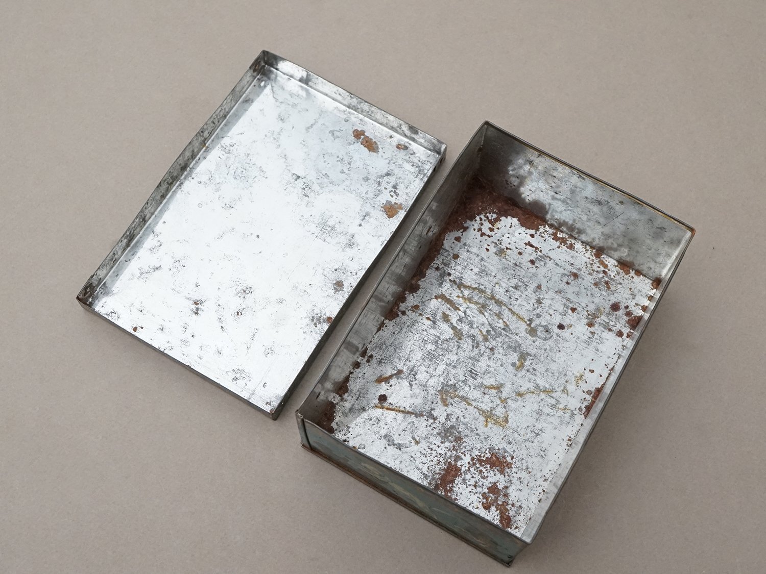 画像5: 19世紀 アンティーク 子猫たち ラングドシャのメタル缶 LANGUES DE CHAT- MAISON MATHE - (5)