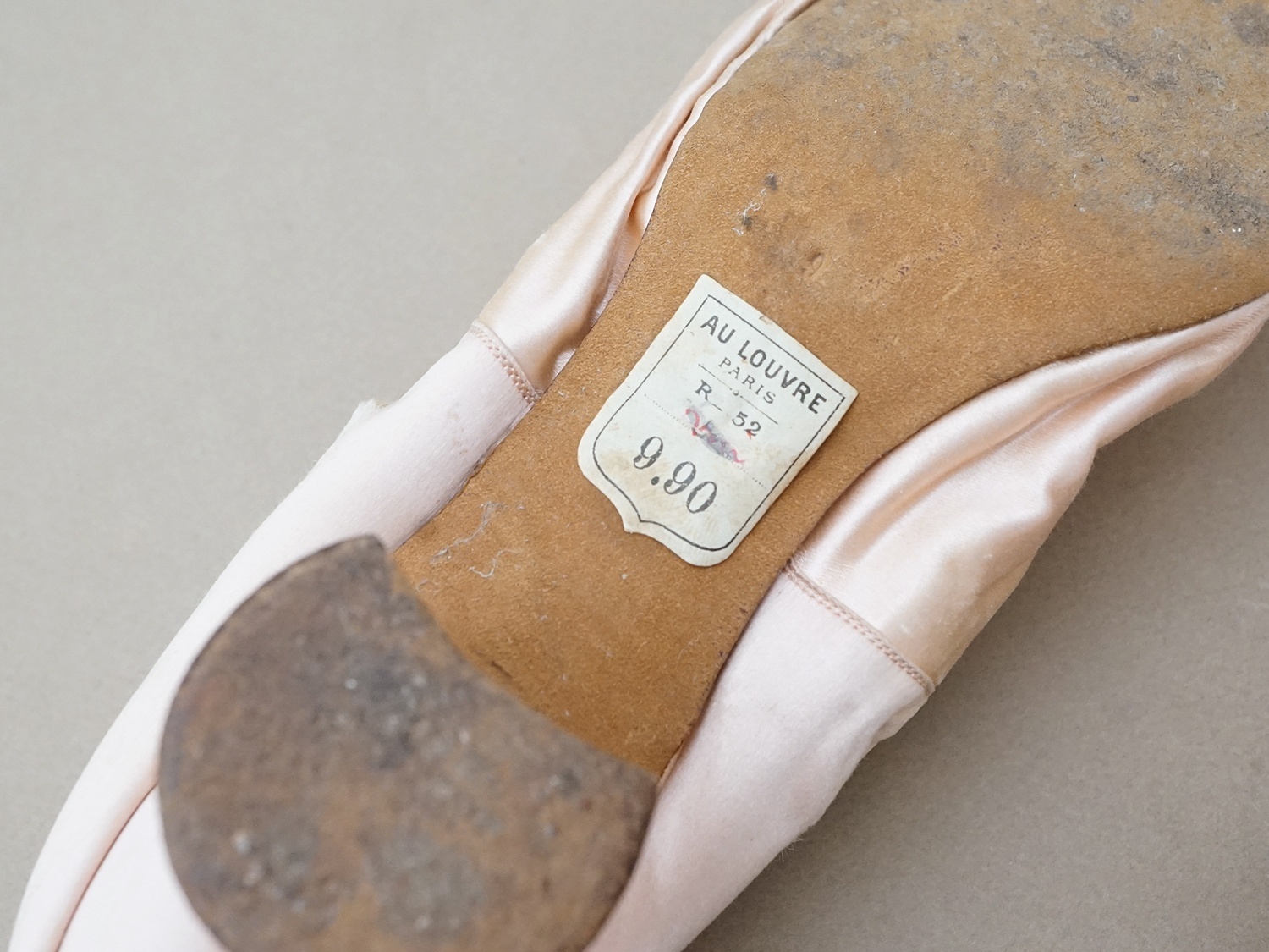 画像8: ＊蚤の市＊1900年頃 アンティーク ウェディングシューズ パウダーピンクのシルクサテン - AU LOUVRE - (8)