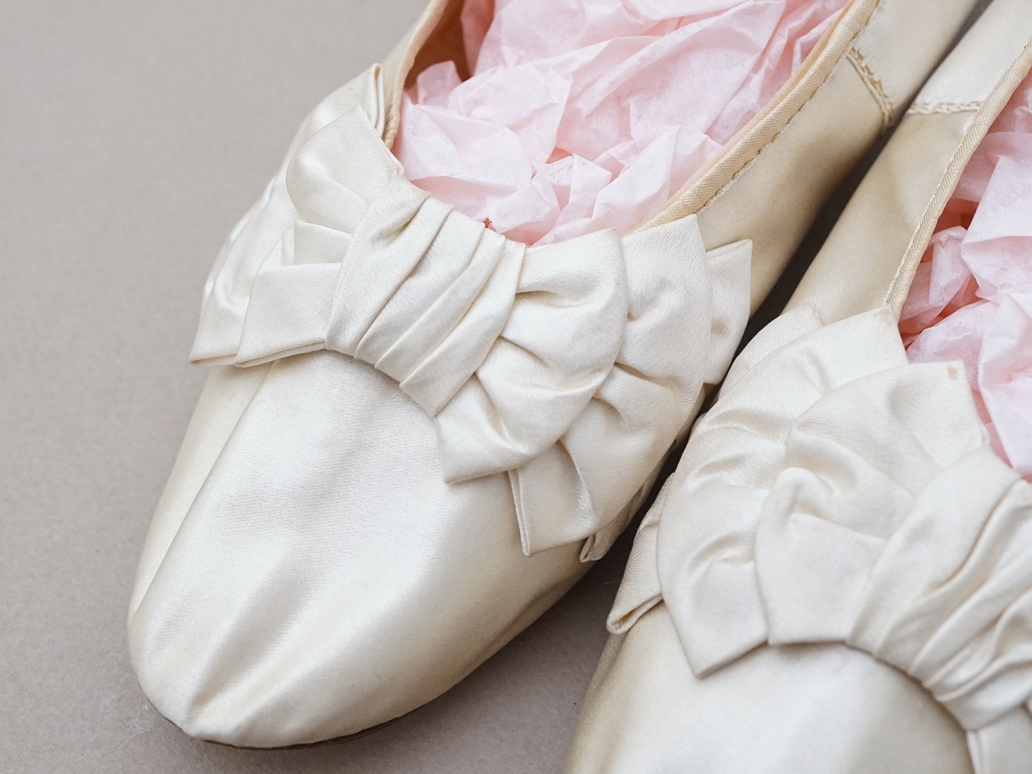 画像3: 19世紀末 アンティーク ウェディング シューズ オフホワイト - C.F.BALLY - (3)