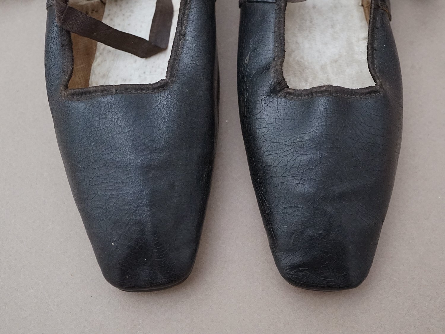 画像4: 19世紀初頭 アンティーク シューズ 黒 (4)