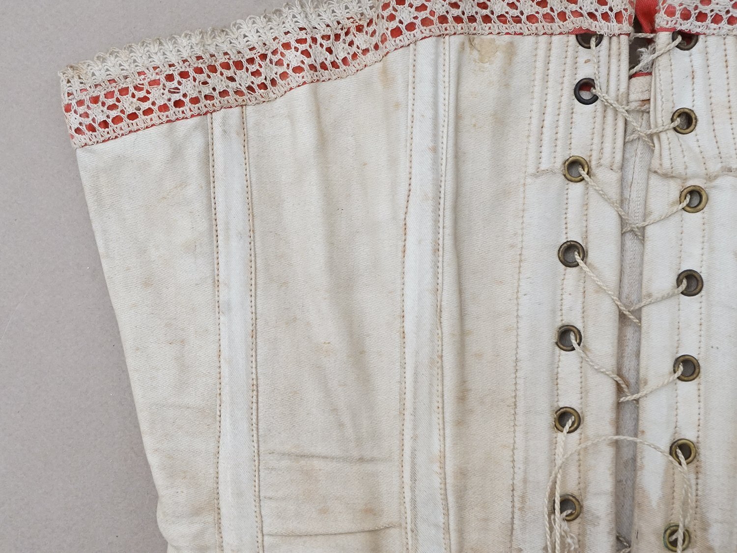 画像9: ＊蚤の市＊1860年頃 アンティーク コルセット シルクベルベットのリボン付き (9)