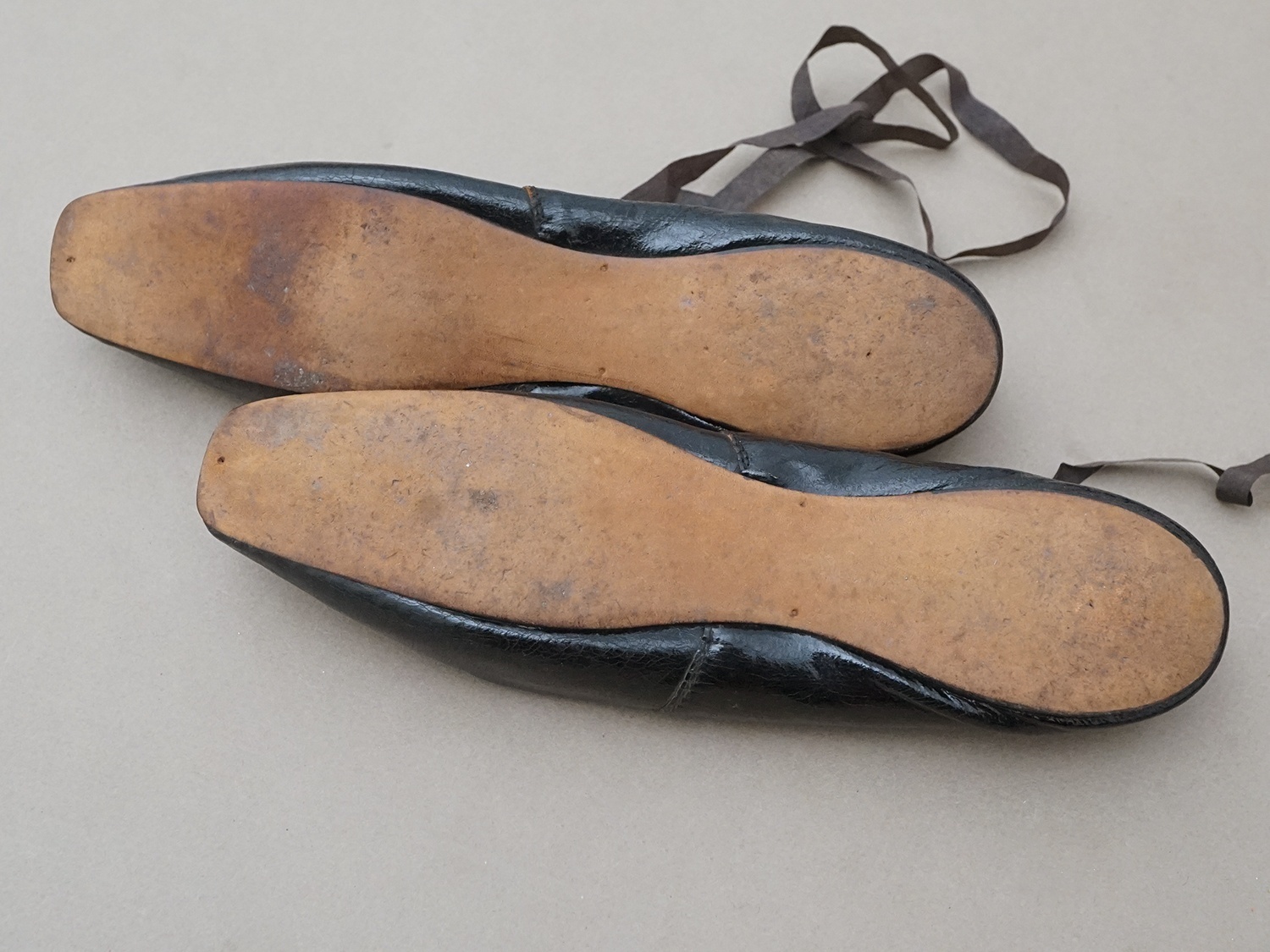 画像7: 19世紀初頭 アンティーク シューズ 黒 (7)