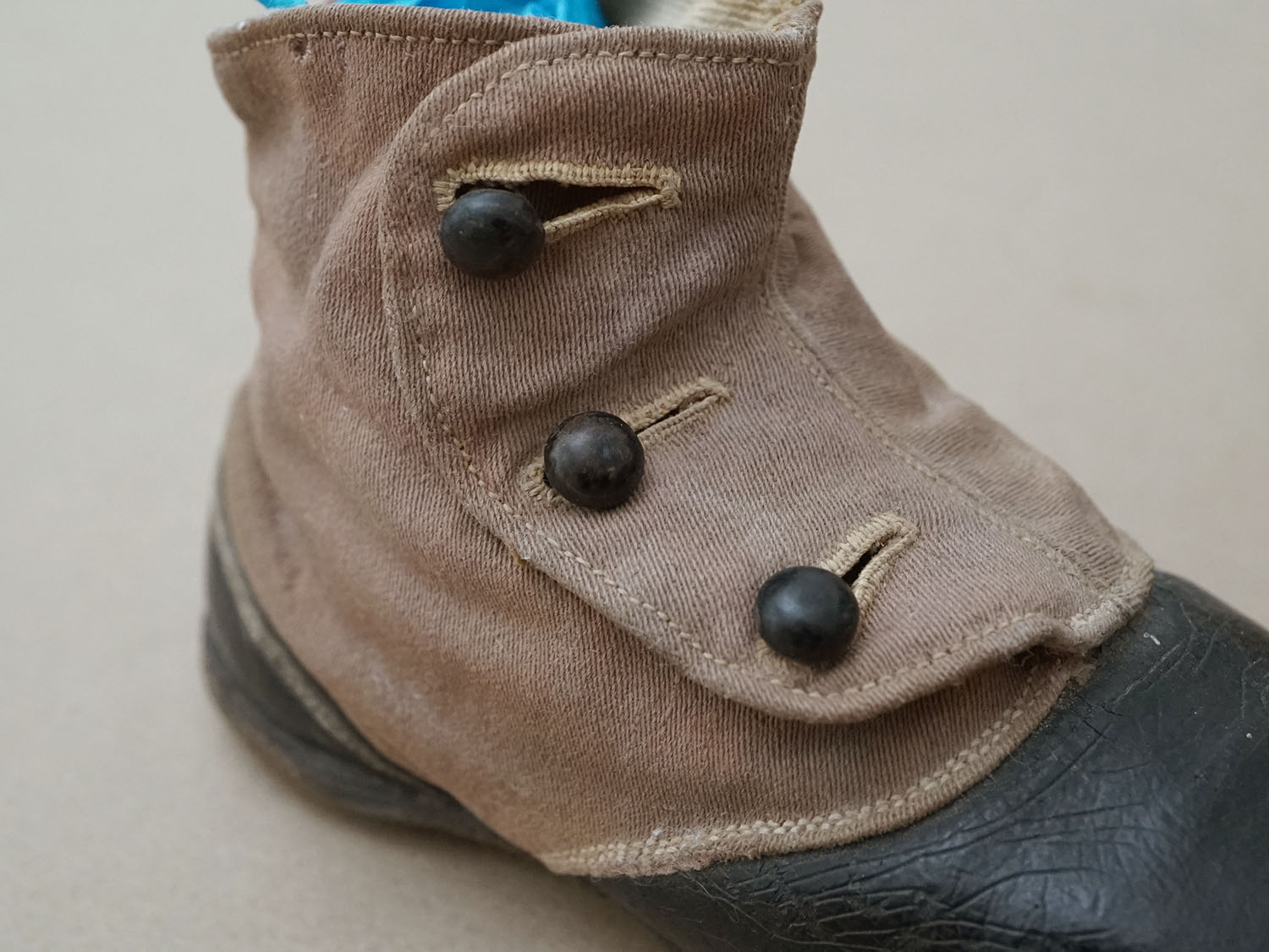 画像3: 1900年頃 アンティーク ボタンアップ ベビーシューズ  レザー＆コットン製 ココアブラウン＆ブラック (3)