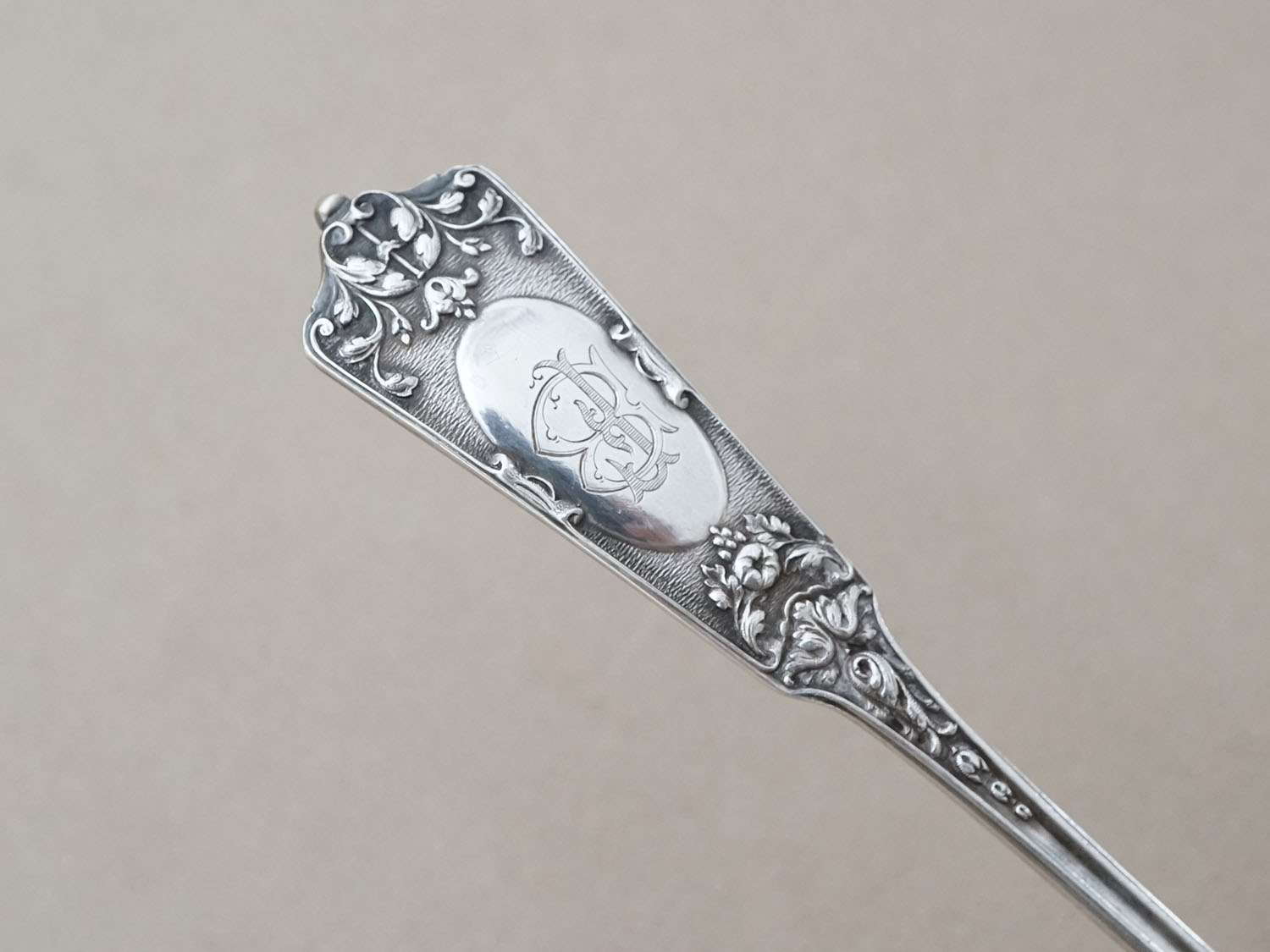 画像6: 19世紀末 アンティーク シルバー製 シュガースプーン 花模様 シルバー950 (6)