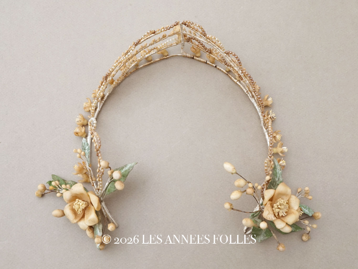 画像1: ＊蚤の市＊アンティーク ワックスフラワーのティアラ ウェディング (1)