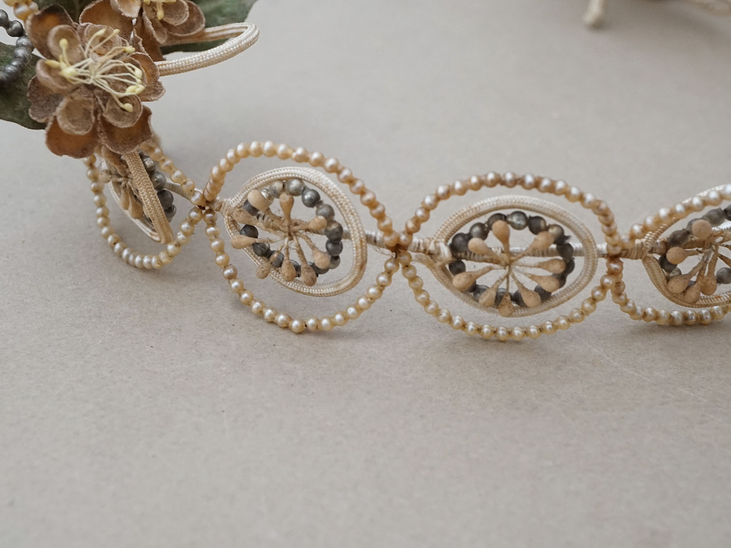 画像6: ＊蚤の市＊アンティーク パールとワックスフラワーのティアラ & ブローチのセット ウェディング  (6)