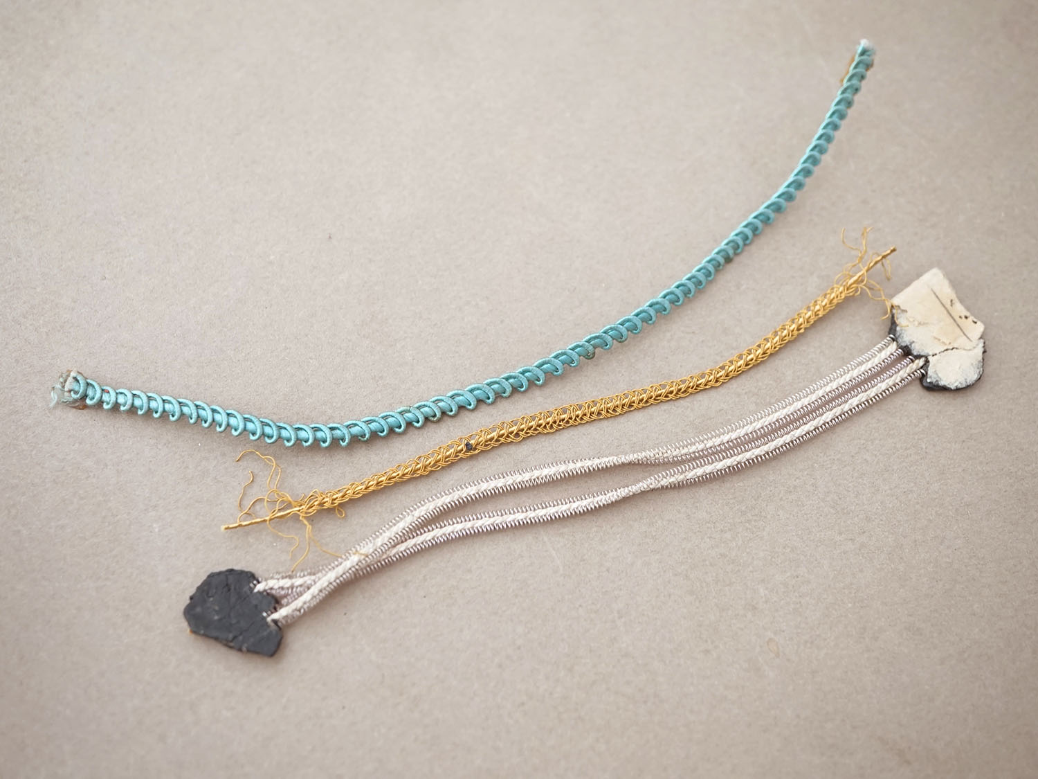 画像2: 19世紀 アンティーク 極細 トリム  3点セット (2)