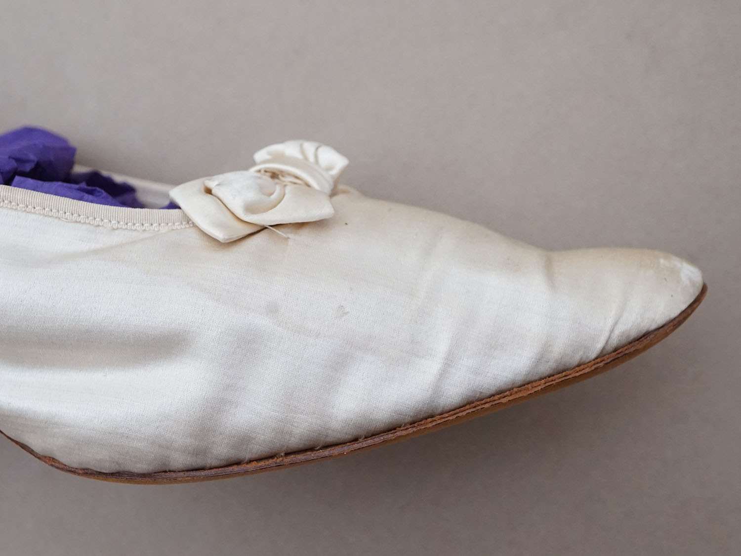 画像10: アンティーク ウェディング シューズ オフホワイトのシルクサテン (10)