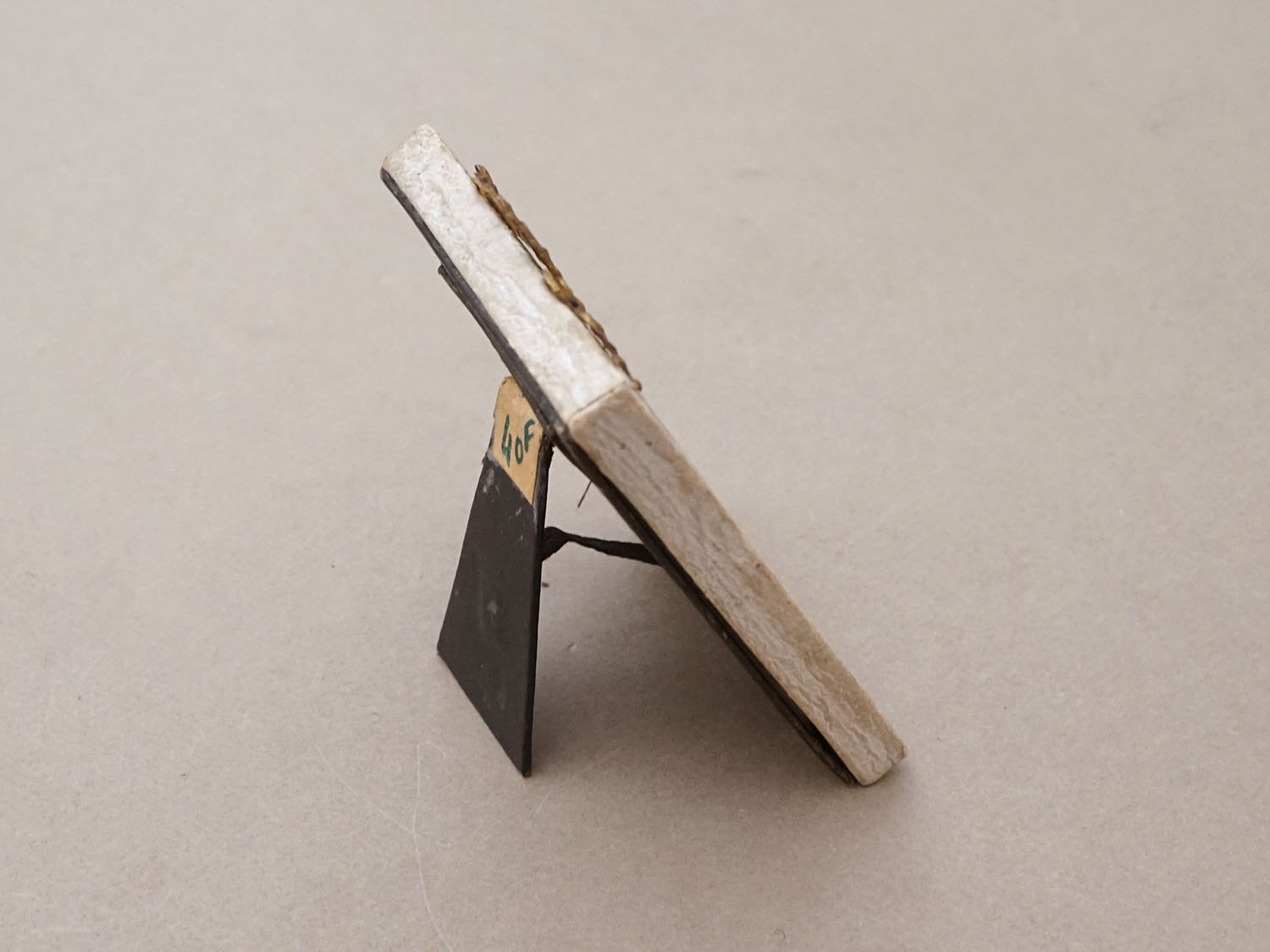 画像2: ＊蚤の市＊19世紀末 アンティーク 小さなフォトフレーム　 (2)