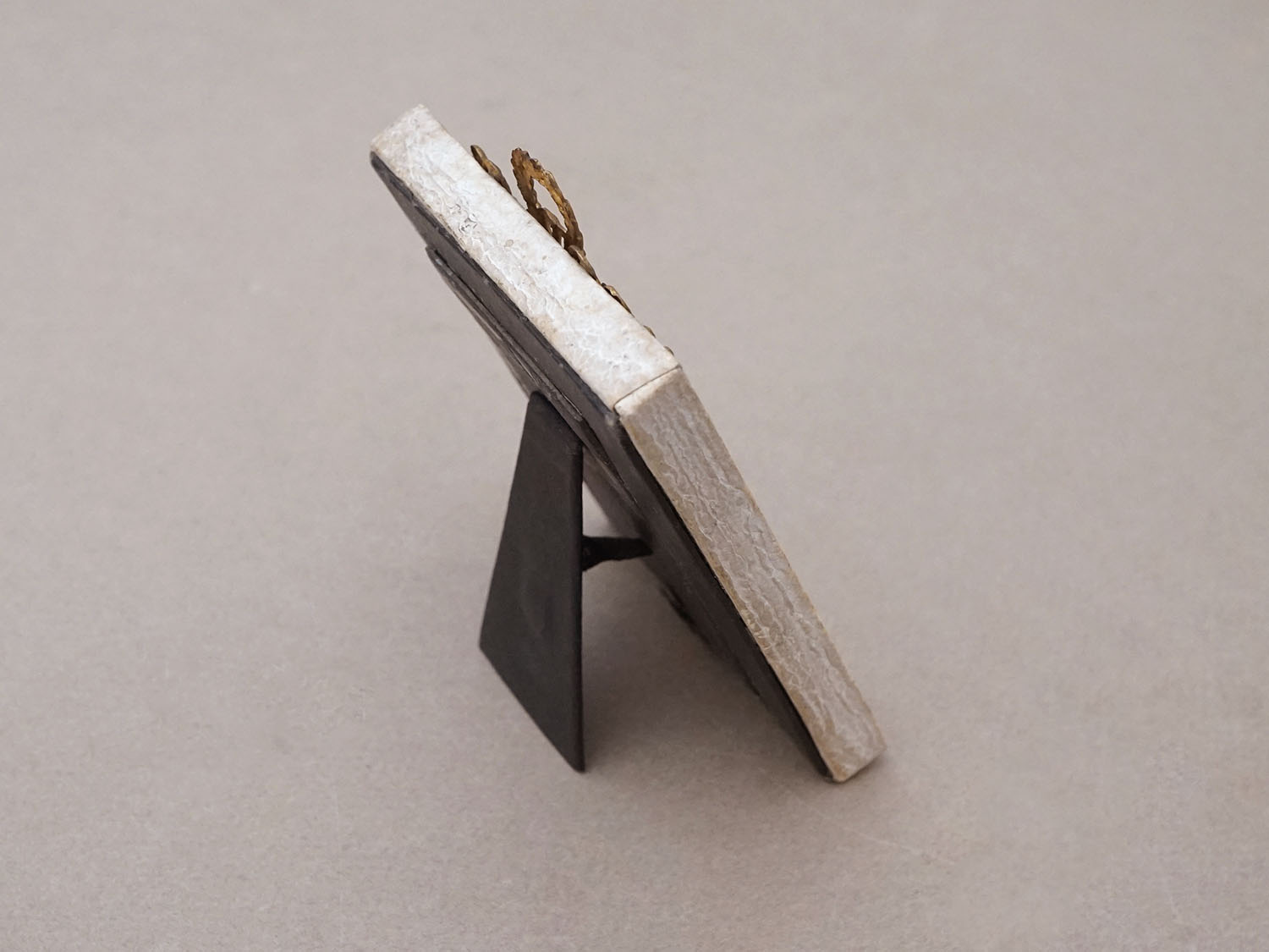 画像2: 19世紀末 アンティーク 小さなフォトフレーム　 (2)