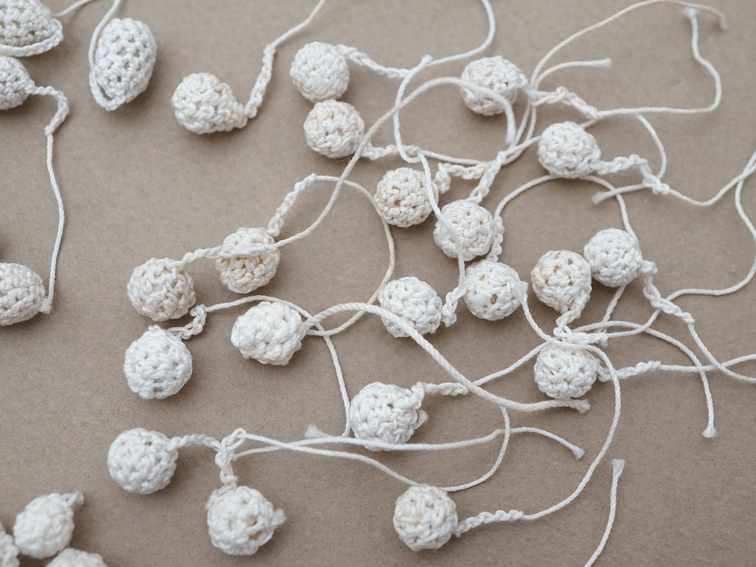 画像3: ＊蚤の市セット＊アンティーク クロシェ編み ポンポンのセット (3)