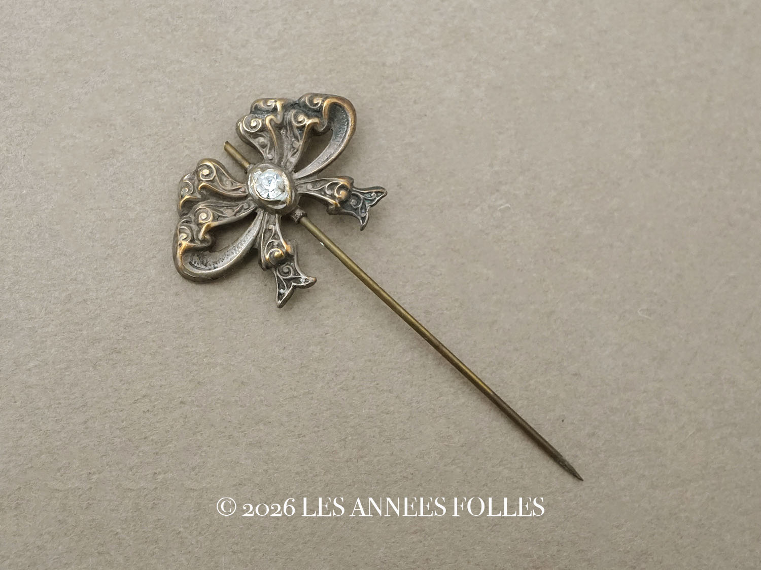 画像1: 1900年頃 アンティーク エパングル リボン グラスストーン付 (1)