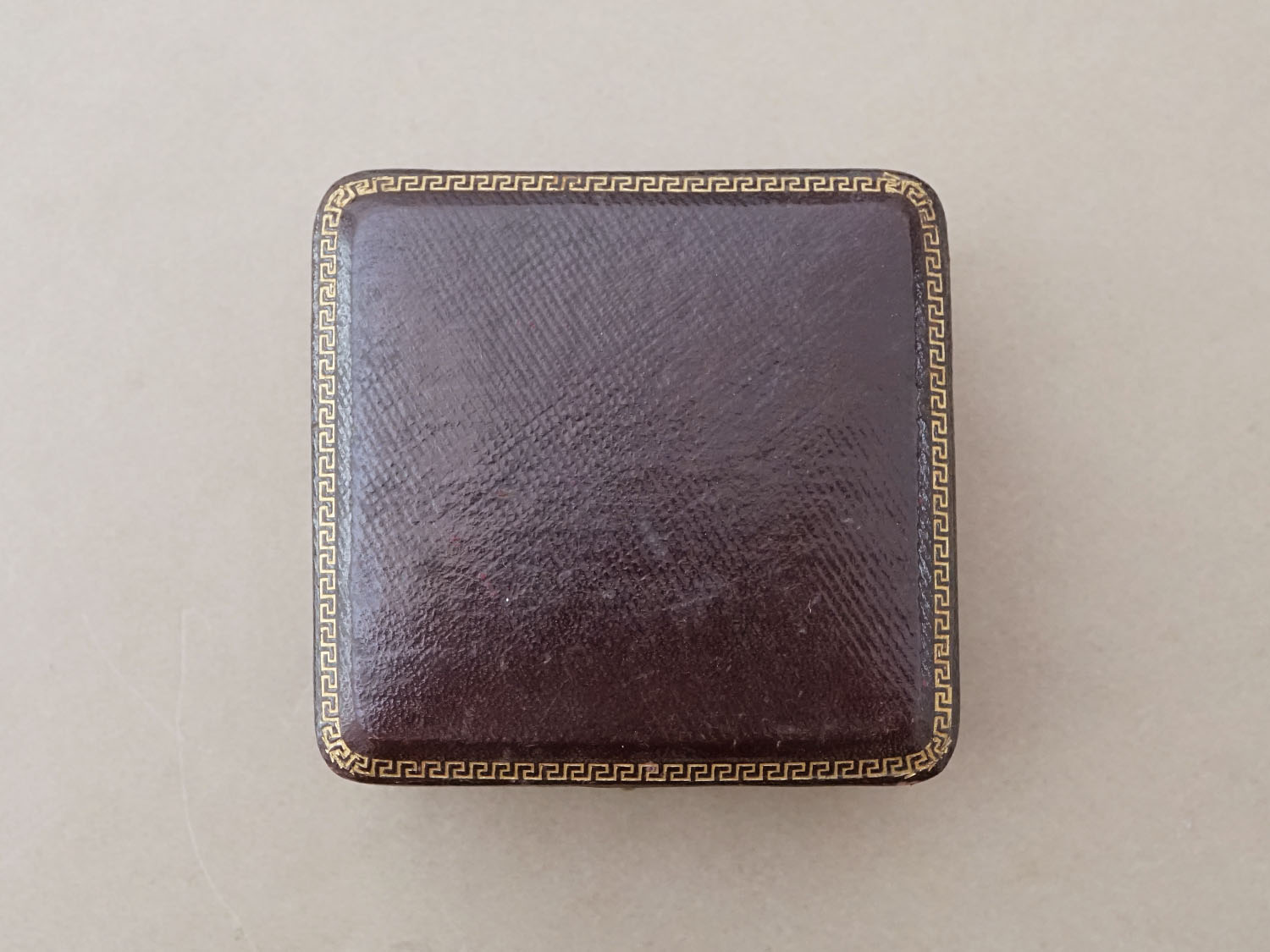 画像6: 19世紀末 アンティーク 本革製 ジュエリーボックス ブレスレット用 ダークブラウン (6)