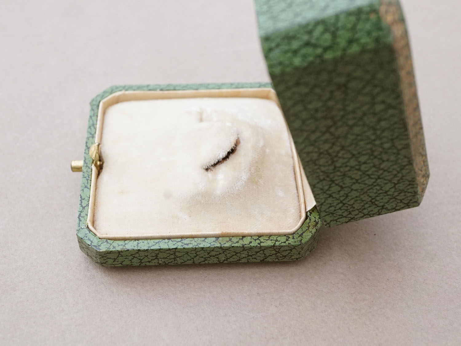 画像7: アンティーク 金彩入り ジュエリーボックス グリーン ブローチ用 (7)