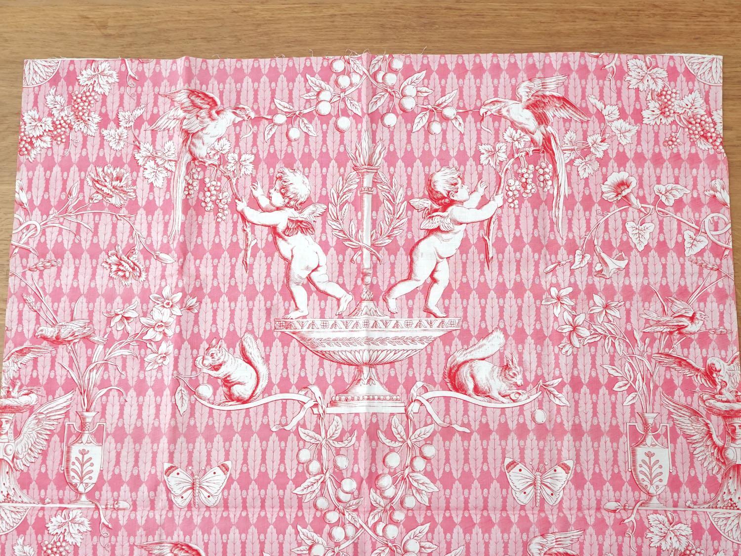 画像4: 未使用 1900年頃 アンティーク 天使＆栗鼠＆蝶々 コットン製ファブリック  200×78cm (4)