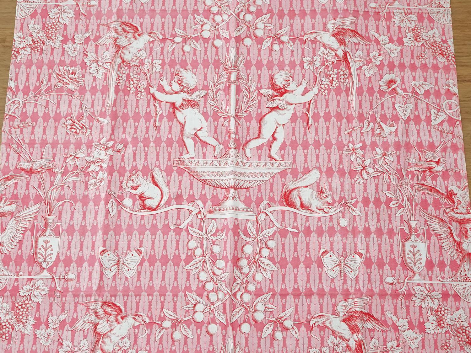 画像6: 未使用 1900年頃 アンティーク 天使＆栗鼠＆蝶々 コットン製ファブリック  200×78cm (6)