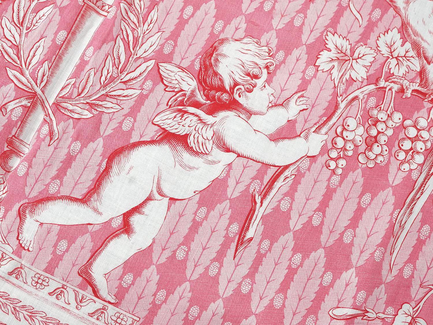 画像11: 未使用 1900年頃 アンティーク 天使＆栗鼠＆蝶々 コットン製ファブリック  200×78cm (11)