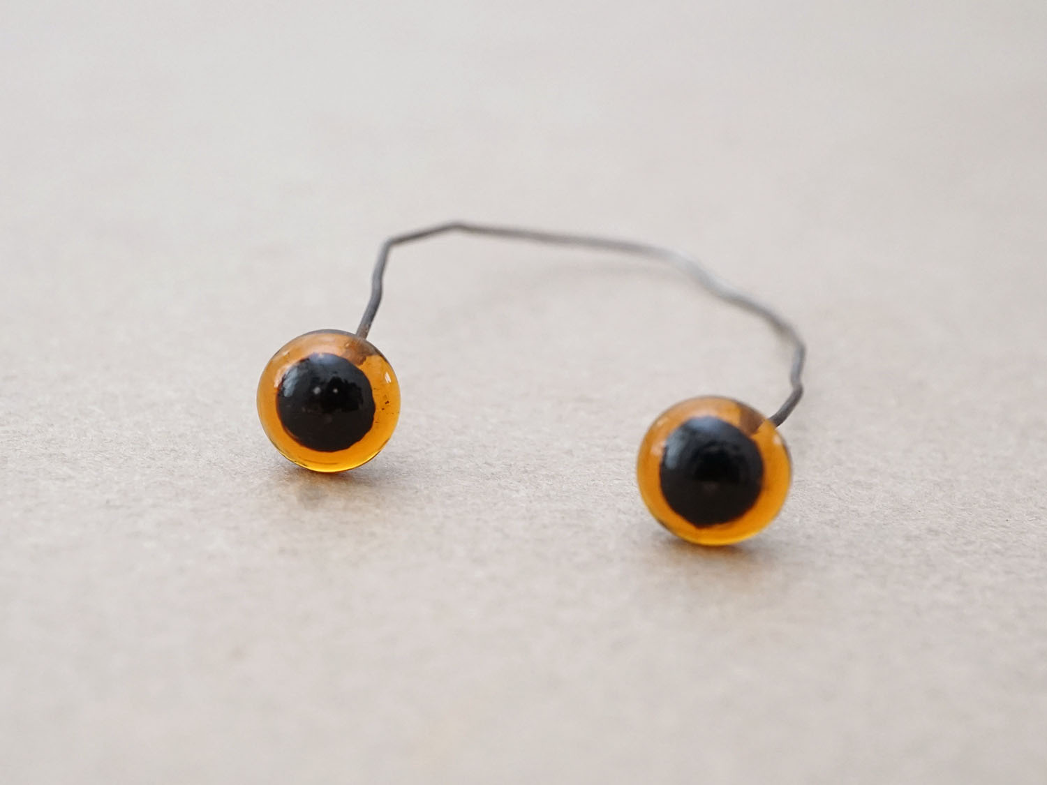 画像2: アンティーク テディベアのグラスアイ 8mm 黒×飴色 (2)