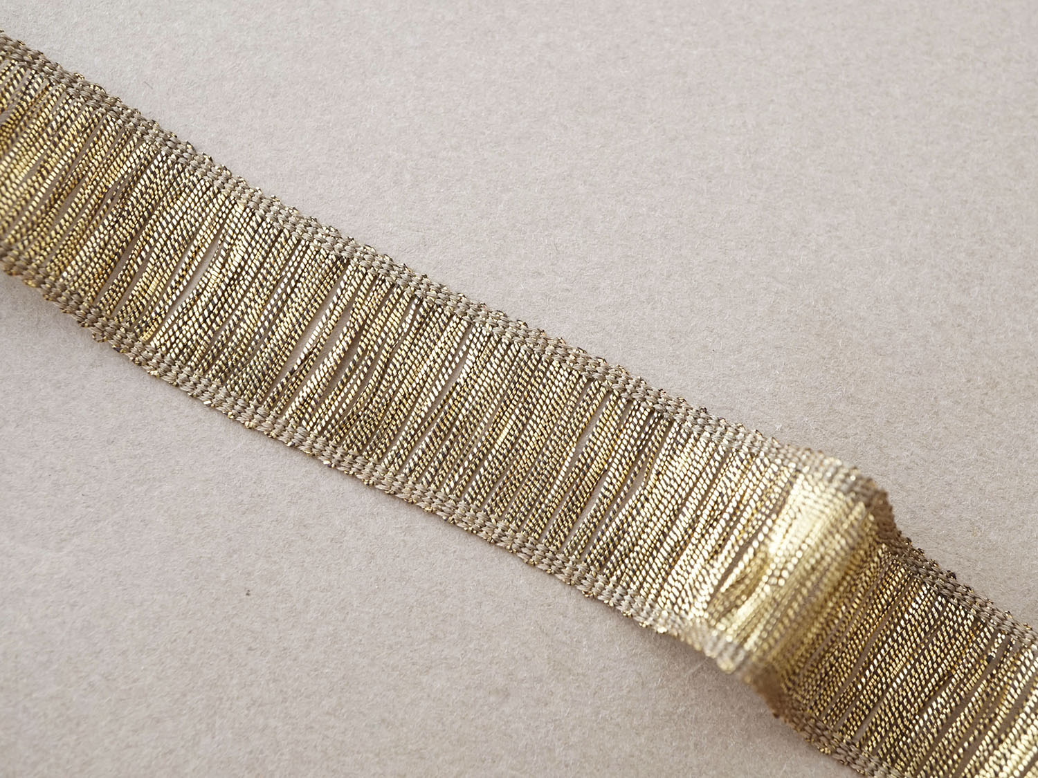 画像2: 19世紀末 アンティーク メタル製  ブレード トリム ゴールド  (2)