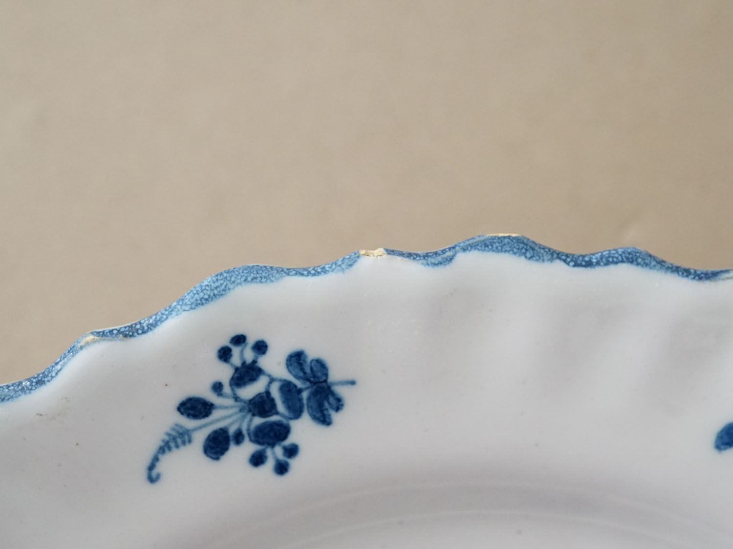 画像6: ＊蚤の市＊18世紀 アンティーク プレート ムスチエ ムスティエ 小花柄 (6)