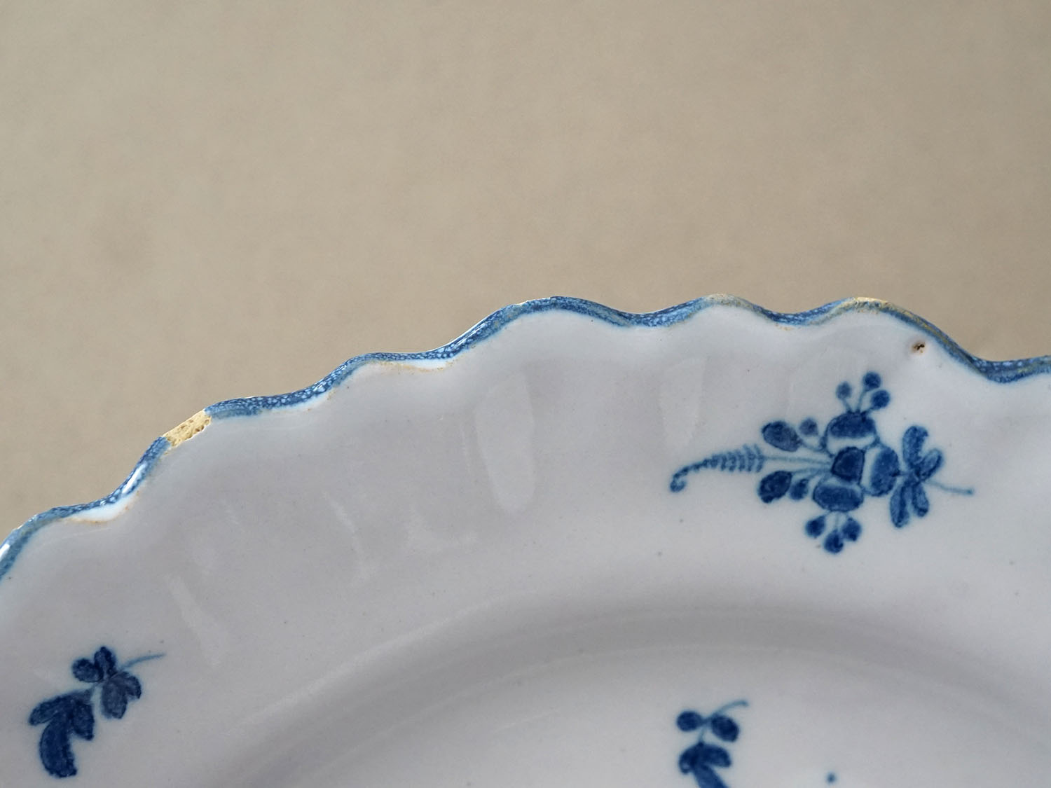 画像8: ＊蚤の市＊18世紀 アンティーク プレート ムスチエ ムスティエ 小花柄 (8)