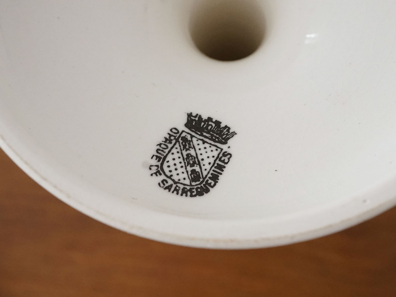 画像8: ＊蚤の市＊ アンティーク キャンドルホルダー 燭台 オフホワイト SARREGUEMINES窯  (8)