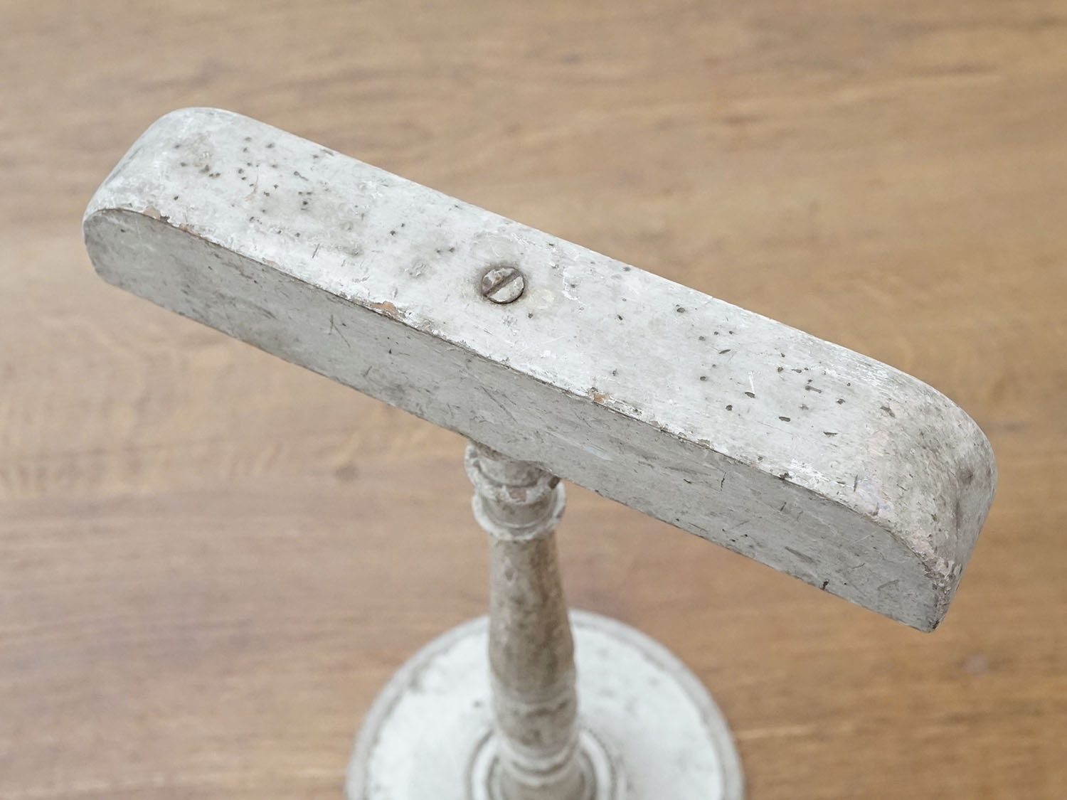 画像14: アンティーク ディスプレイスタンド オフホワイト パールリム 高さ 約47.5cm (14)