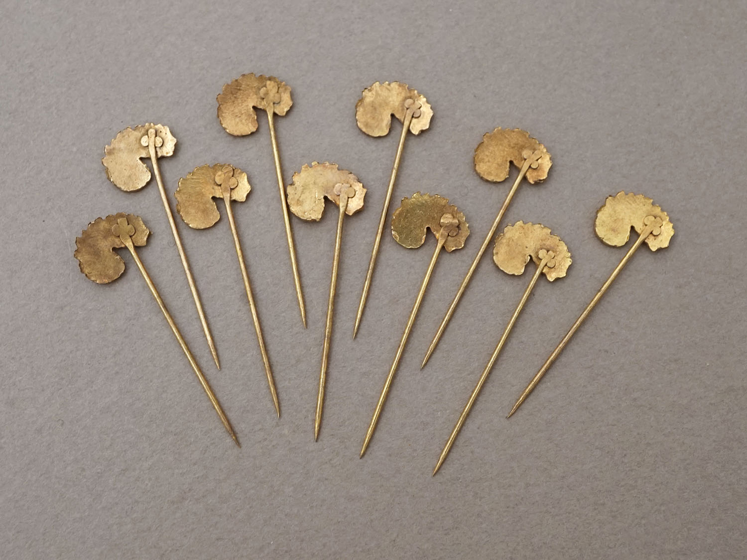 画像5: 1900年頃 アンティーク フェザーのエパングル ゴールド 10ピースのセット (5)
