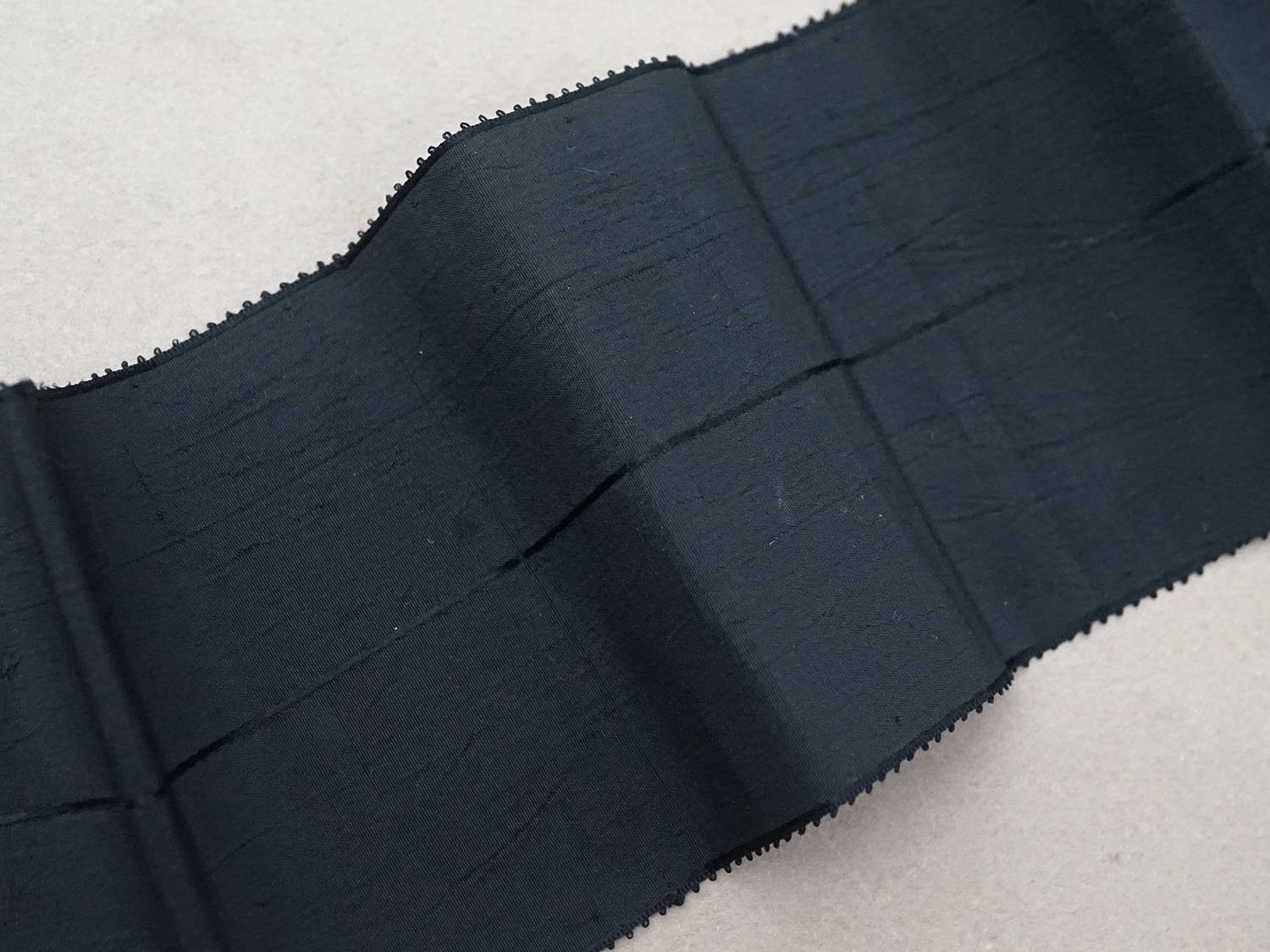 画像3: ＊蚤の市＊アンティーク シルク製 ピコットリボン 黒のライン入り 65cm 8.1cm幅 (3)