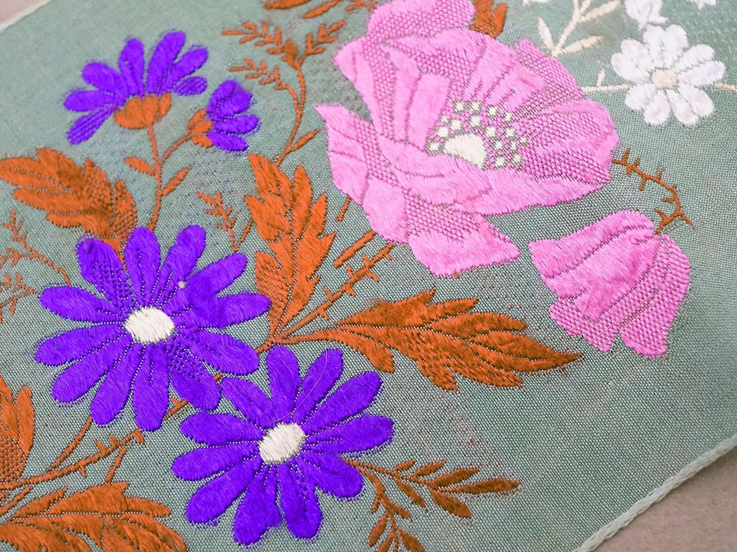 画像3: ＊蚤の市＊19世紀 アンティーク シルク製  花束の刺繍入り 幅広リボン 鈴蘭 1.9m (3)