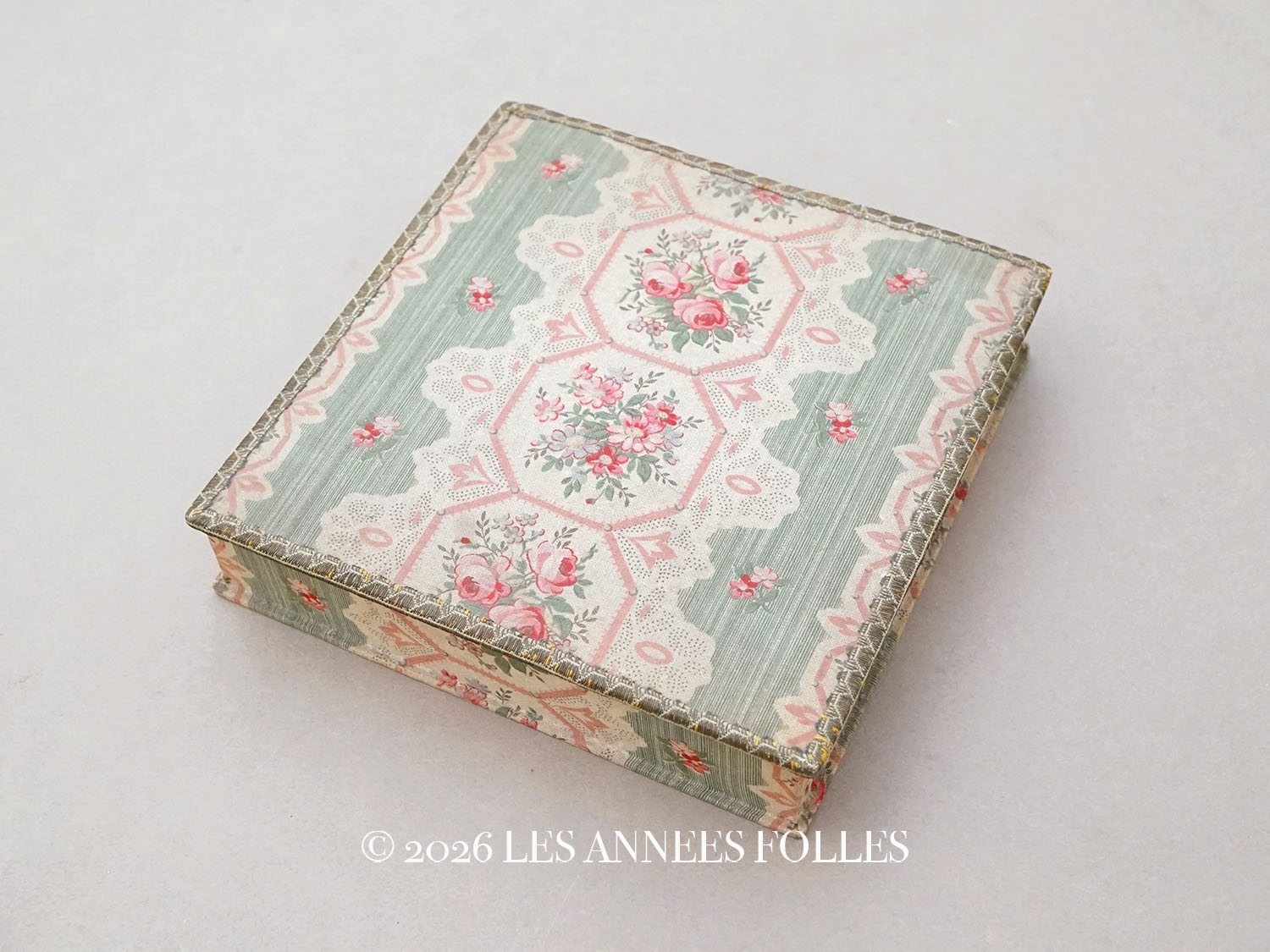 画像1: 1900年頃 アンティーク 薔薇模様　カルトナージュボックス  (1)