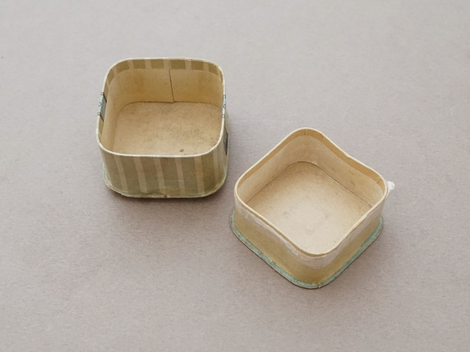 画像4: アンティーク 小さなパウダーボックス POUDRE BEATRICE POUR LA TOILETTE - HARMELLE PARIS - (4)