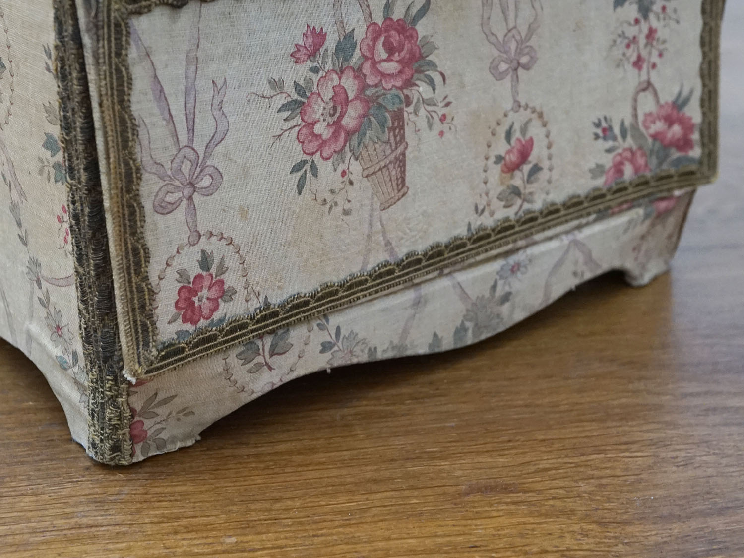 画像15: 1900年頃  アンティーク カルトナージュチェスト  薔薇の花かご ローズバスケット (15)