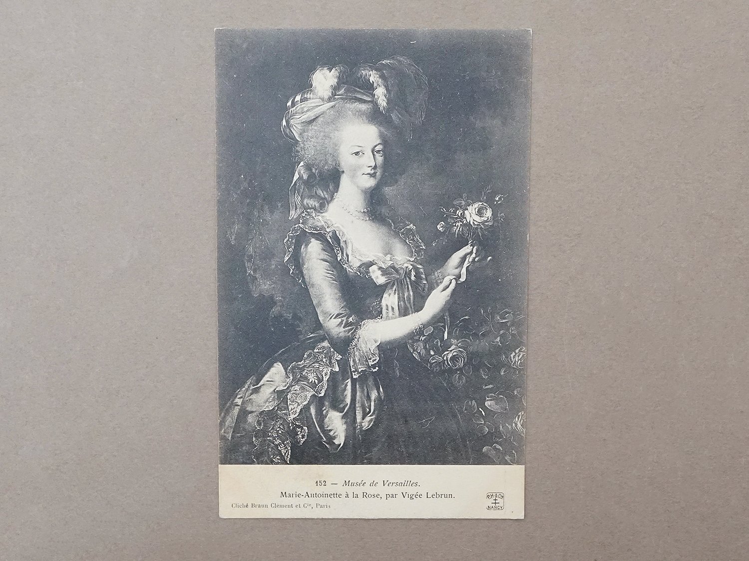 画像2: 1900年頃 未使用 アンティークポストカード  マリー・アントワネット Musee de Versailles Marie-Antoinette a la Rose, par Vigee Lebrun (2)