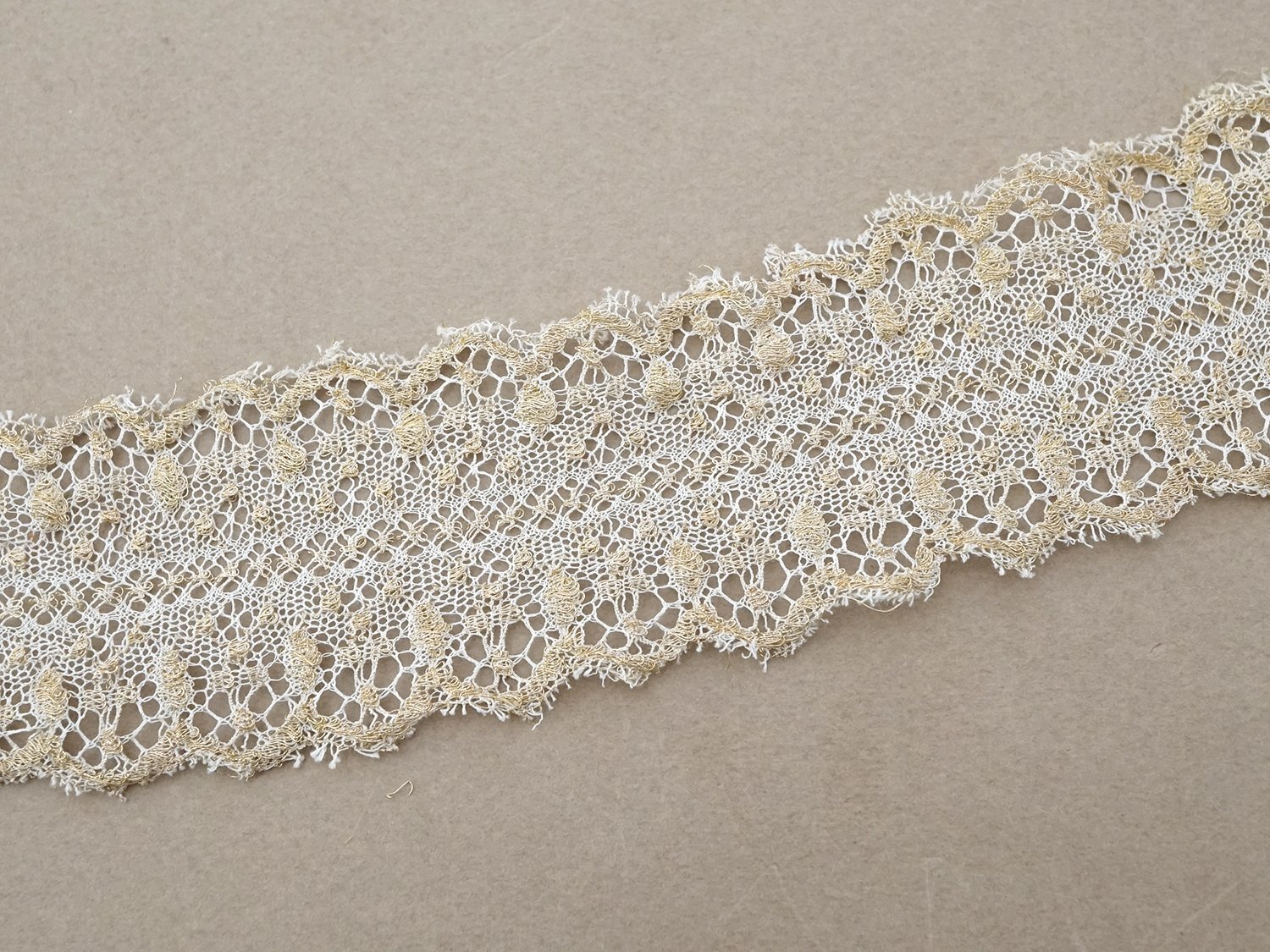 画像2: ＊蚤の市＊アンティーク レース メタルレース シャンパンゴールド 6m (2)