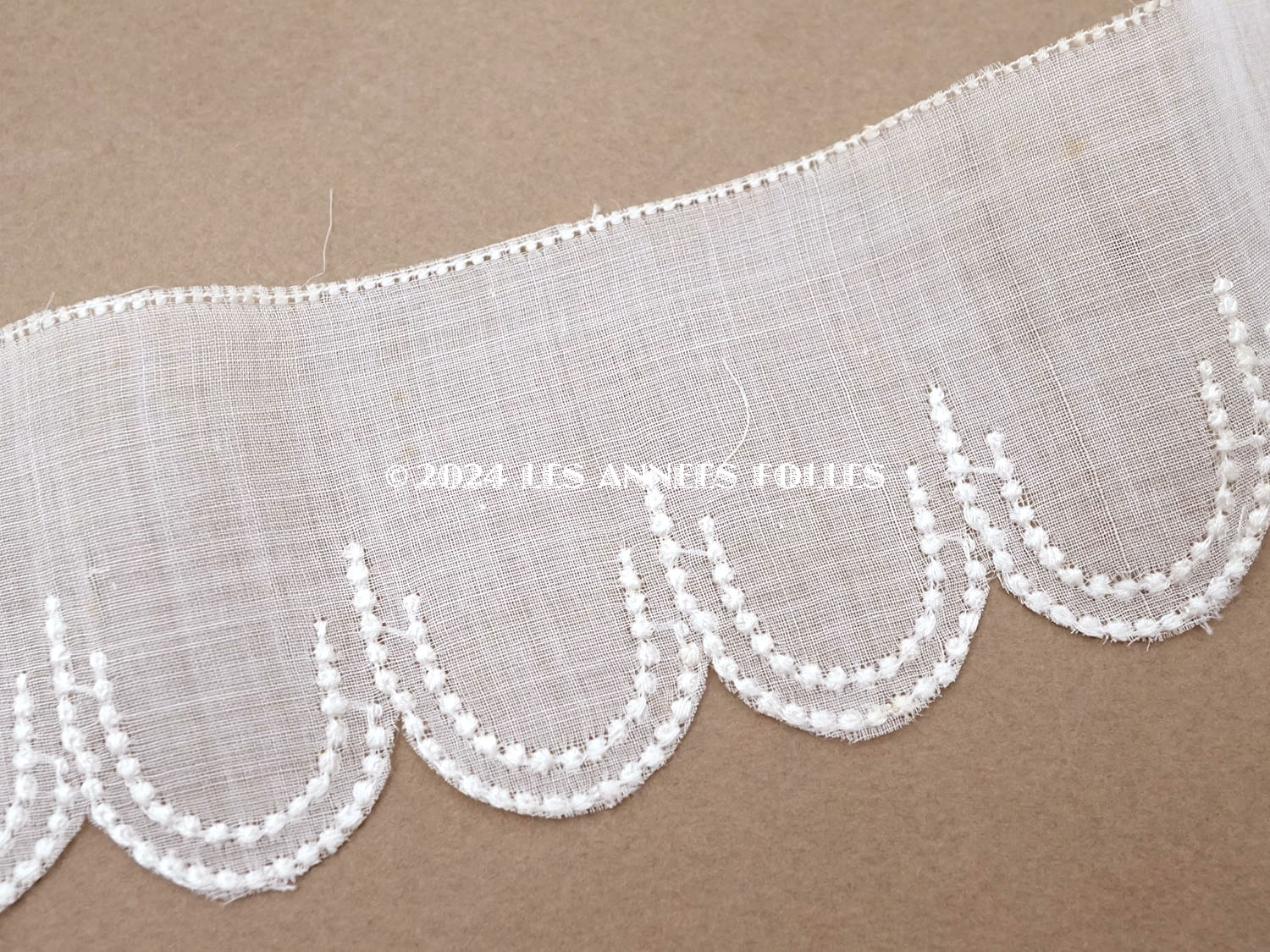 画像3: ＊蚤の市＊アンティーク スカラップレース 刺繍入り 4.7cm幅 コットンオーガンジー (3)