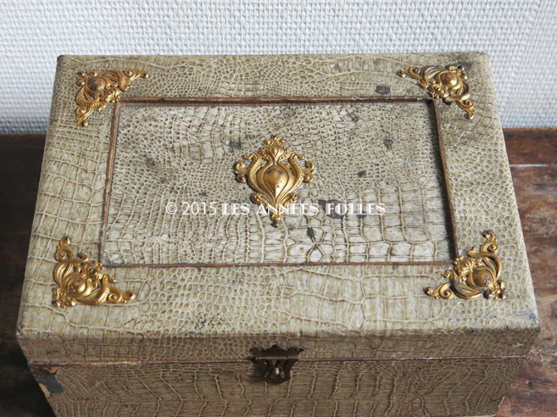 画像2: ＊蚤の市＊19世紀末 アンティーク 大きな裁縫箱 引き出し付き メルスリーの木箱 (2)